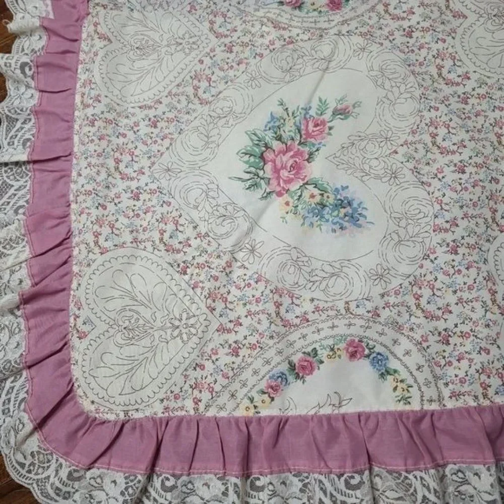 Vintage 90's Grannycore Cottagecore Pink Dainty Floral Pillowcase